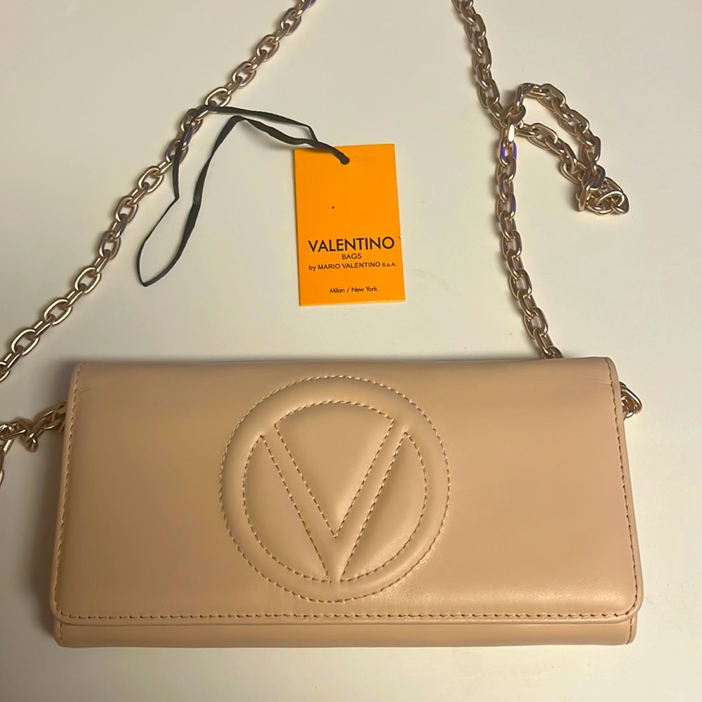 Gorgeous Valentino Cross Body Chain wallet Bag